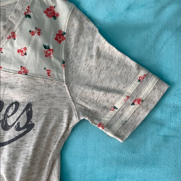 Yankees Genuine Merchandise Floral T-Shirt - Picture 3 of 3